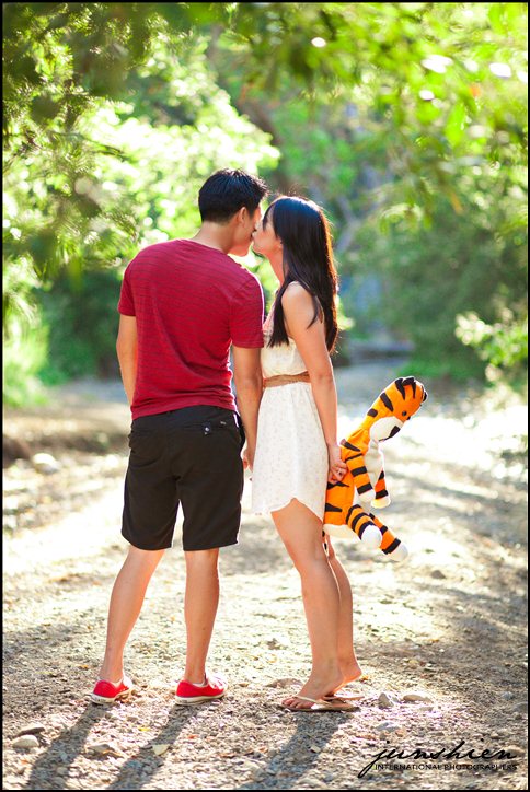 Calvin and Hobbes themed engagement session | styled photoshoot | Stephanie  and Jonathan » Junshien Weddings